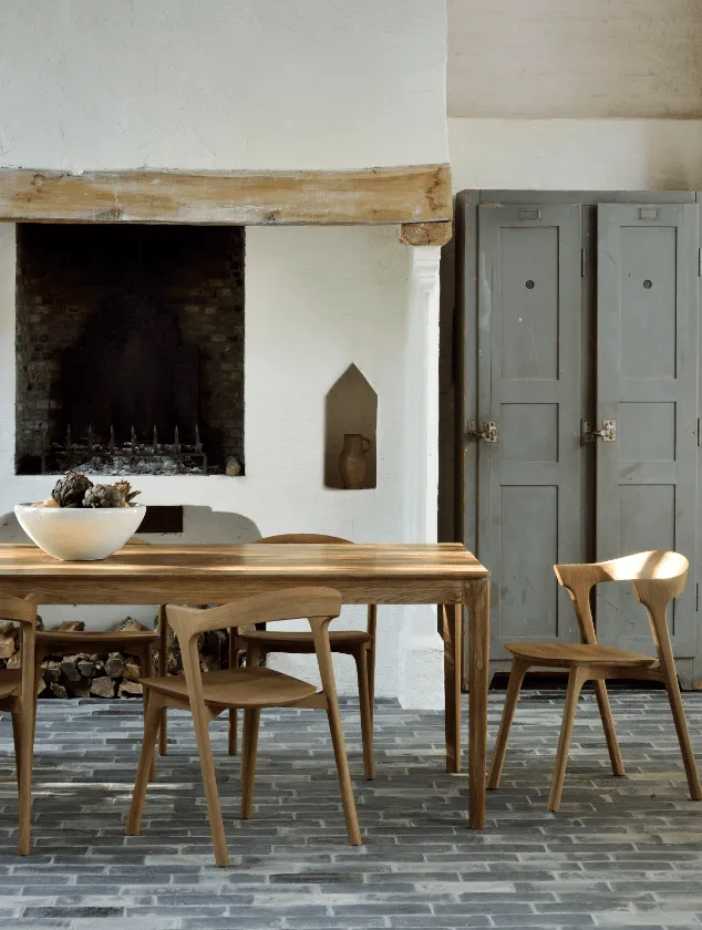 Bok extendable dining table