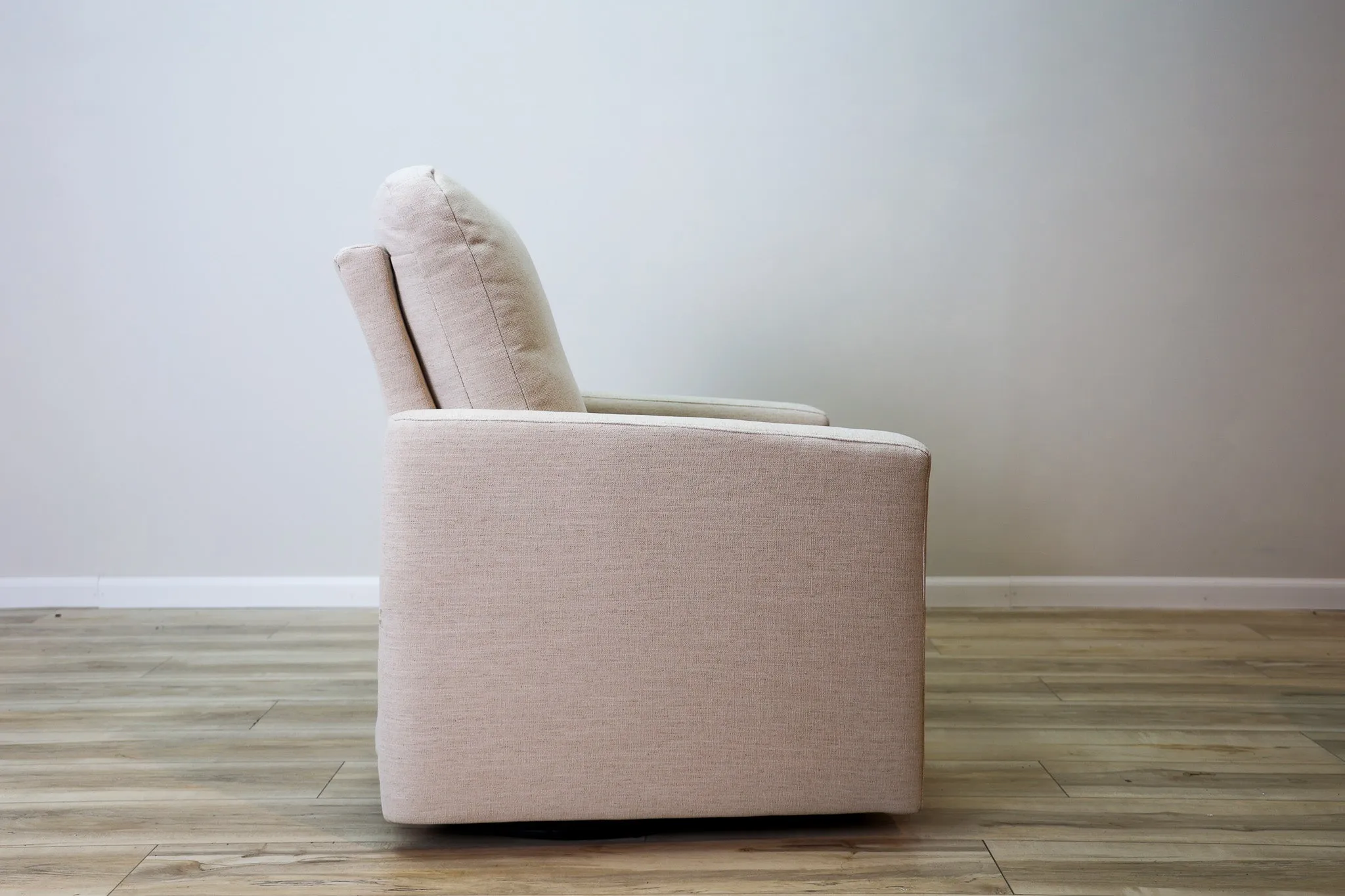 Giana Manual Pushback Swivel Recliner