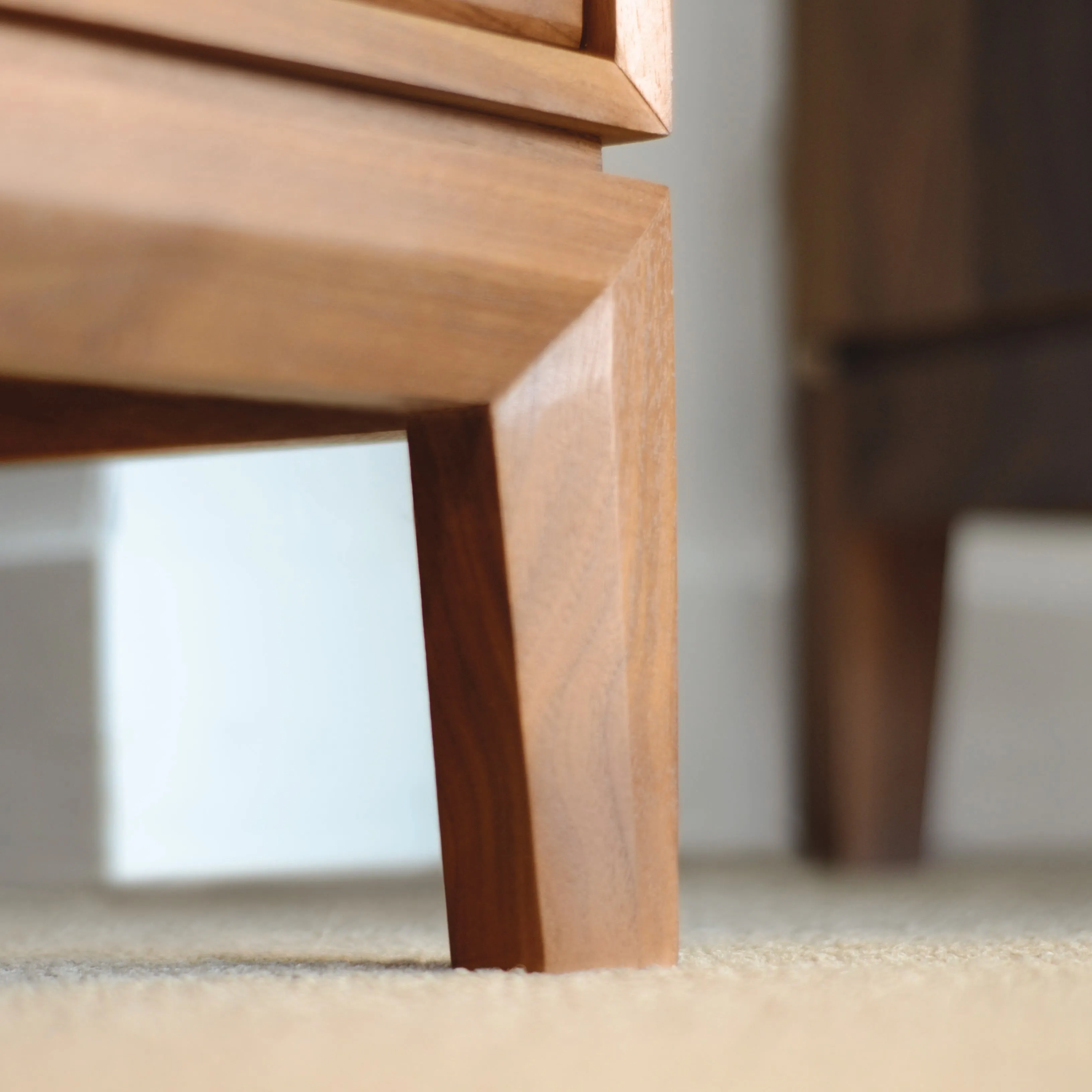 Mansfield 8-Drawer Dresser